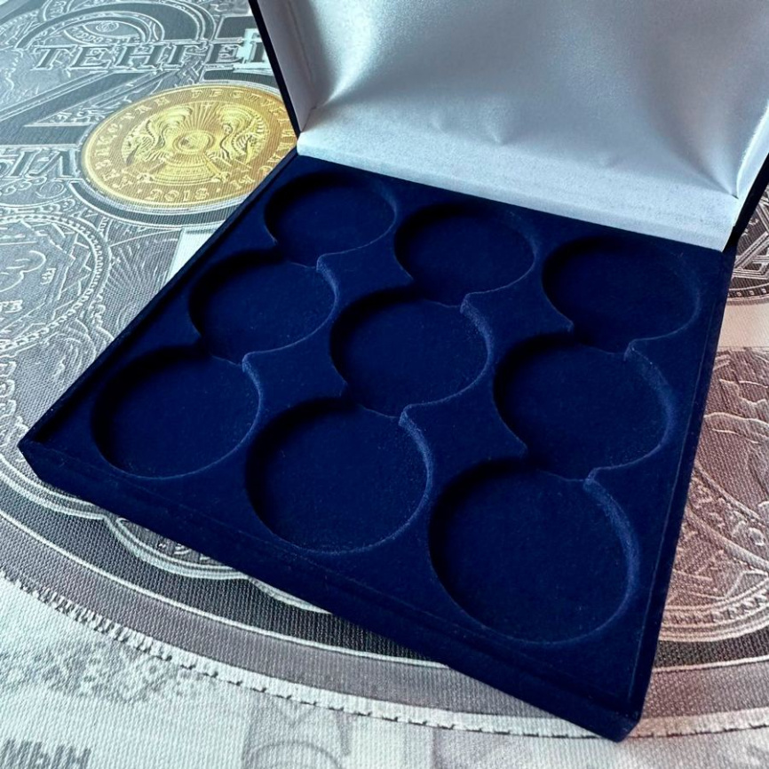 Бархатная коробка на 9 монет в капсулах 46 мм фото 3