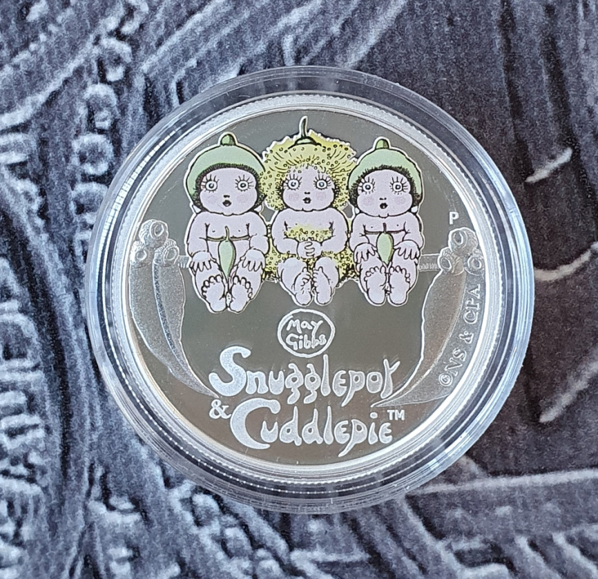 Три малыша Snugglepot and cuddlepie - монета в альбоме для новорожденного фото 2
