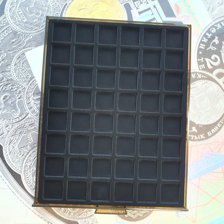 Планшет МВ для монет на 48 ячеек (30х30х5 мм) черный фото 2